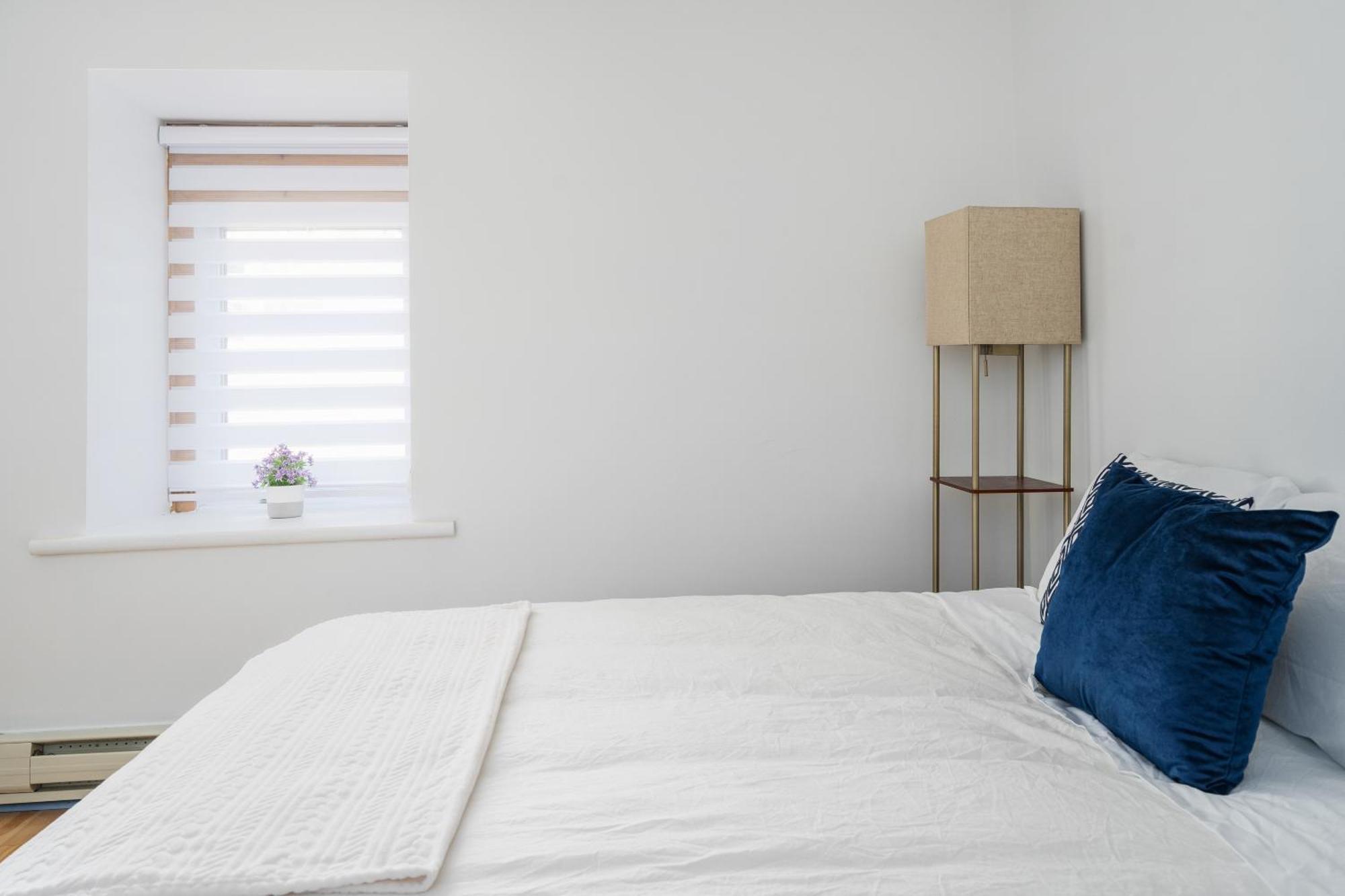 Centennial 6-Bedroom Waterfront Palace Sleeps 14 モントリオール エクステリア 写真