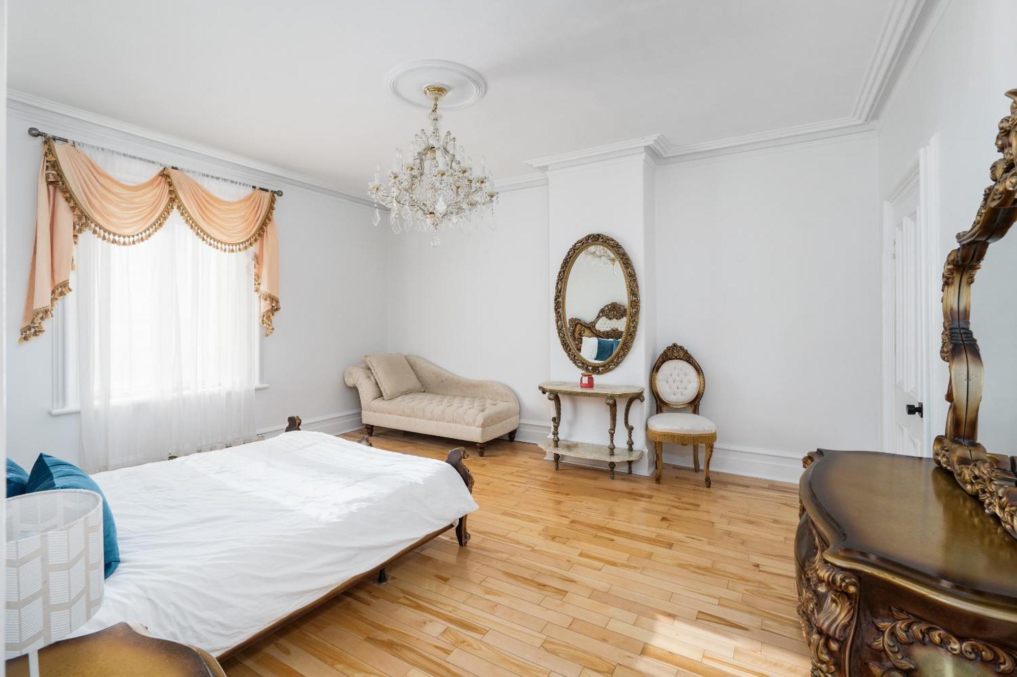 Centennial 6-Bedroom Waterfront Palace Sleeps 14 モントリオール エクステリア 写真