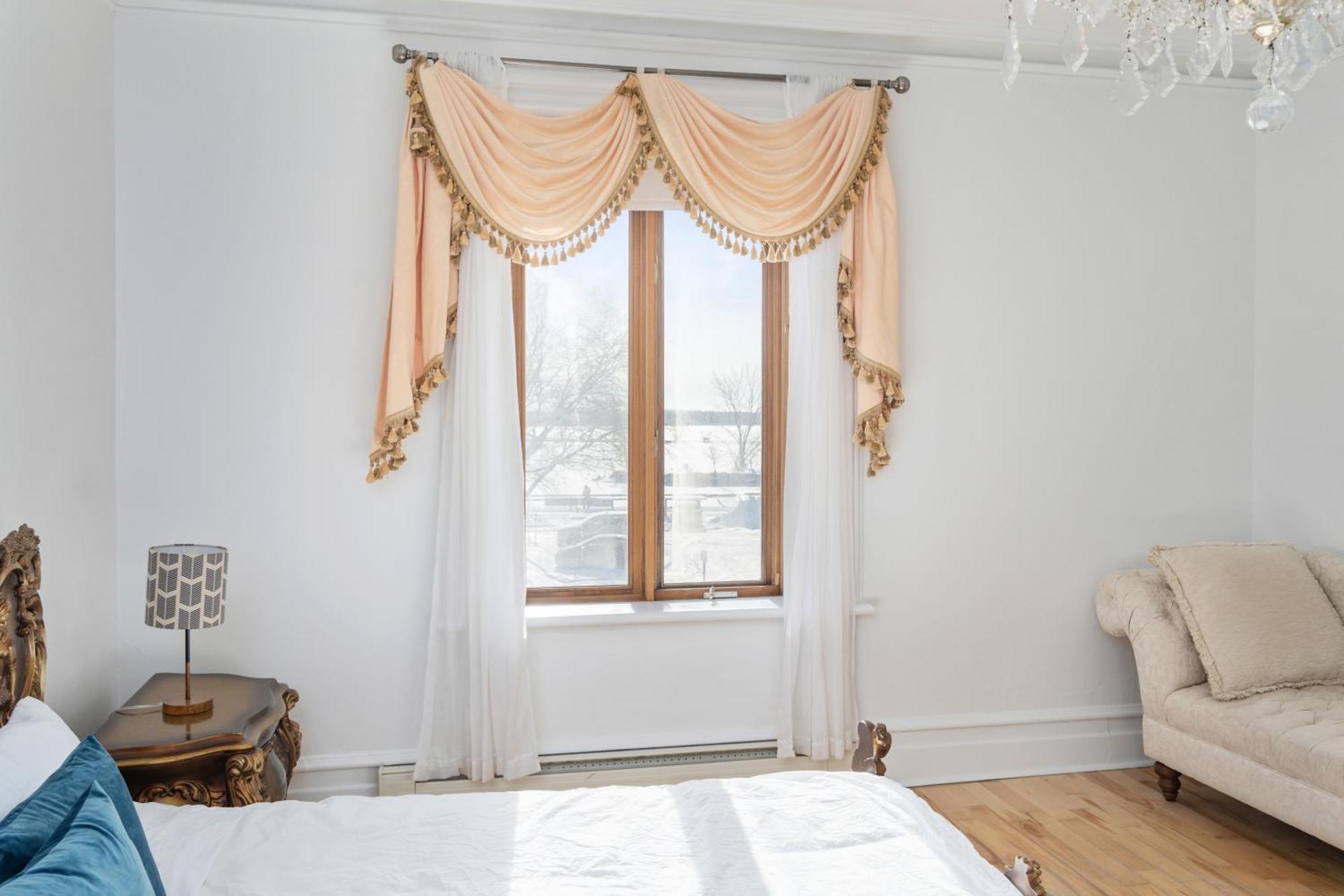 Centennial 6-Bedroom Waterfront Palace Sleeps 14 モントリオール エクステリア 写真