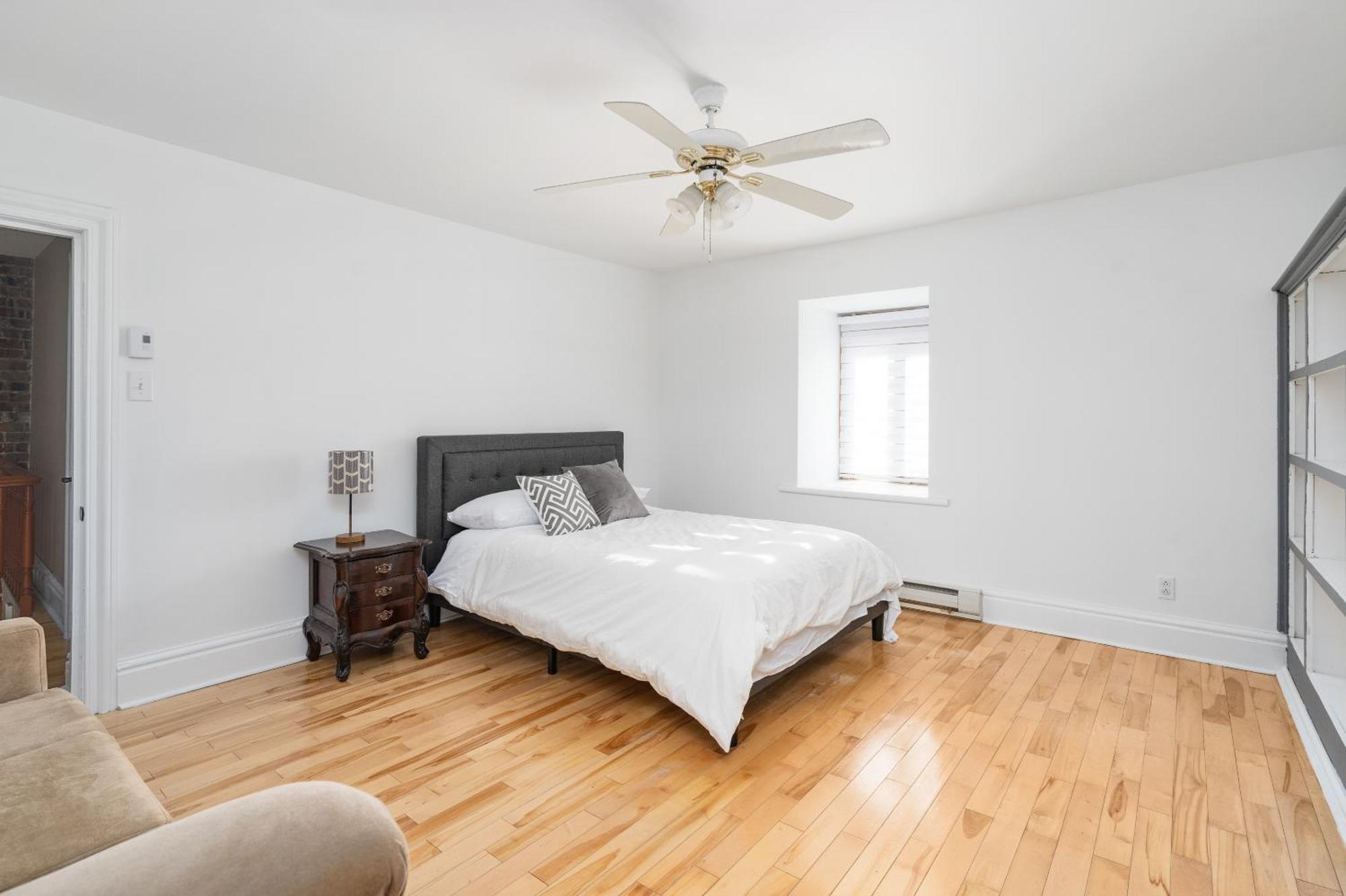 Centennial 6-Bedroom Waterfront Palace Sleeps 14 モントリオール エクステリア 写真