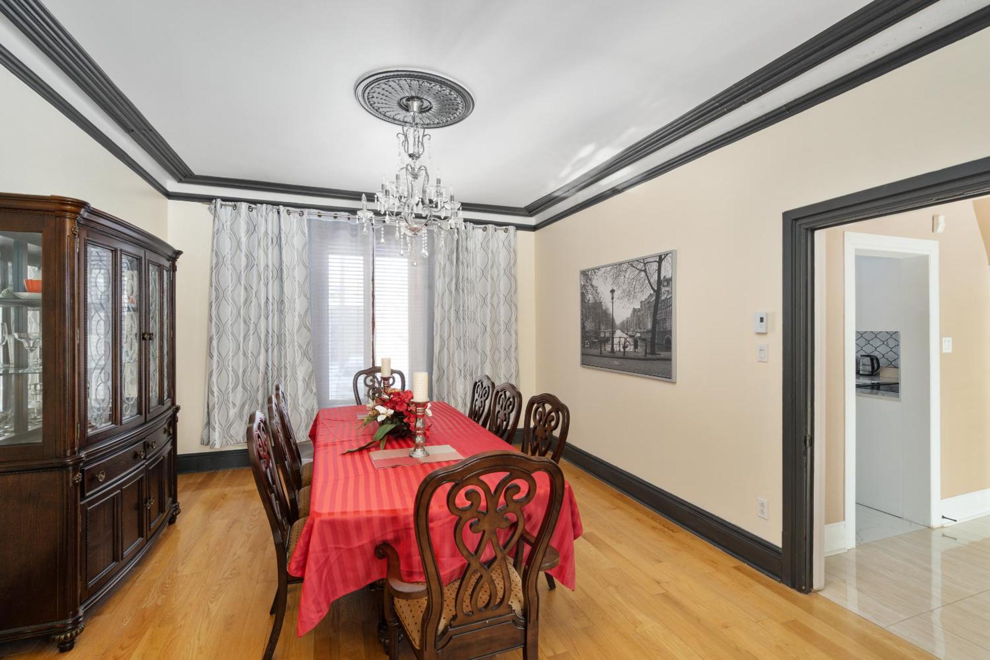 Centennial 6-Bedroom Waterfront Palace Sleeps 14 モントリオール エクステリア 写真