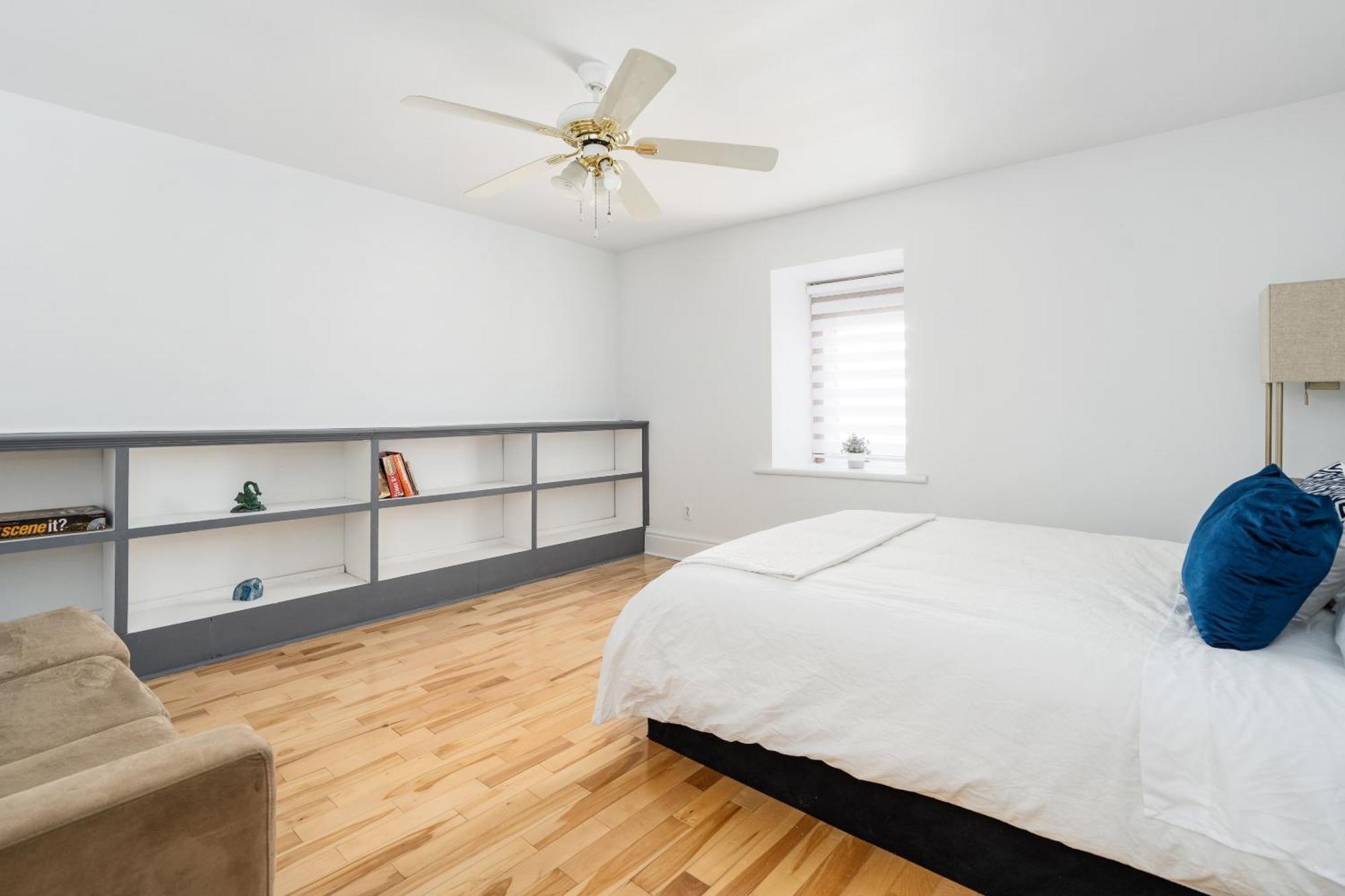 Centennial 6-Bedroom Waterfront Palace Sleeps 14 モントリオール エクステリア 写真