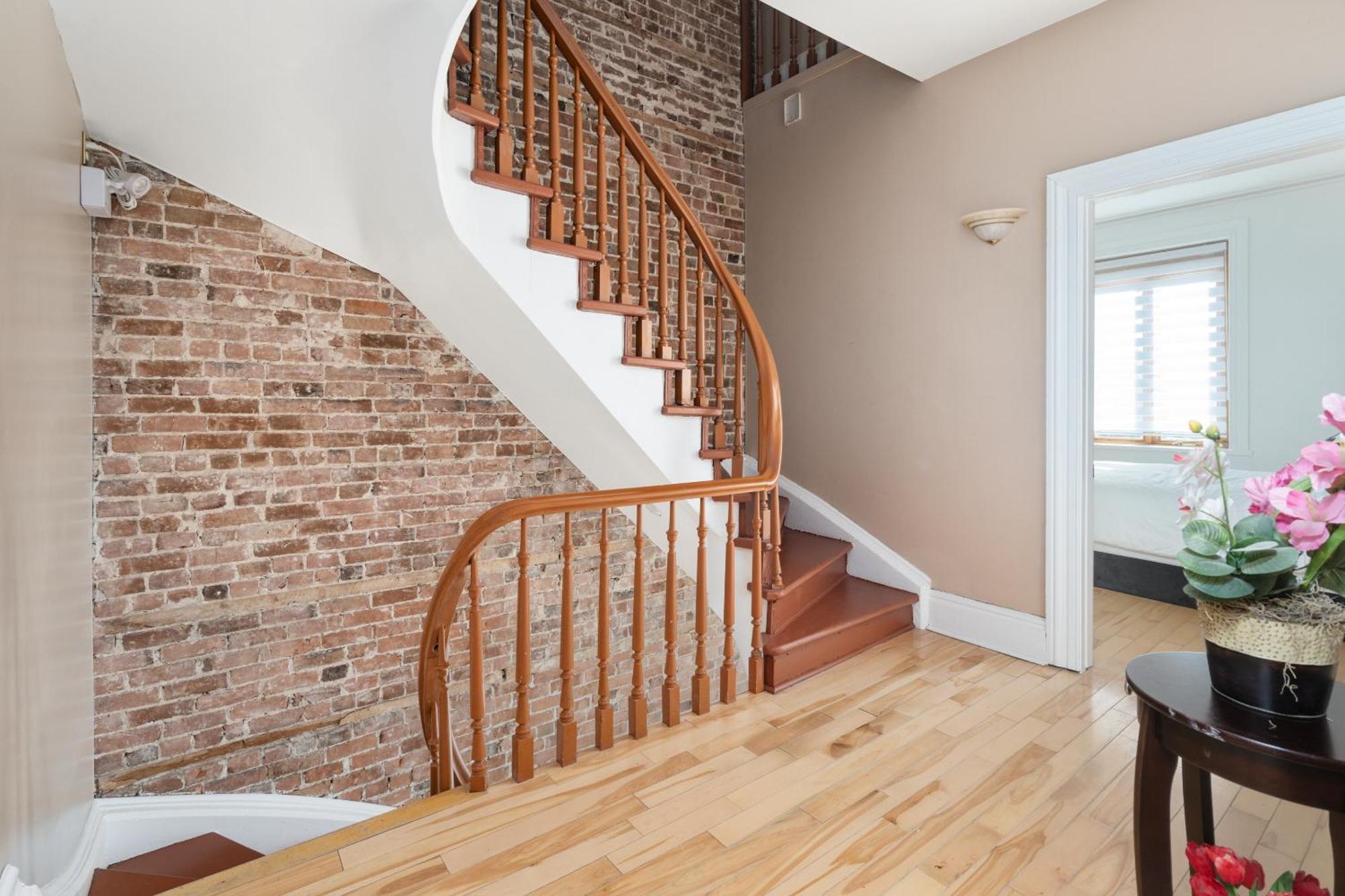Centennial 6-Bedroom Waterfront Palace Sleeps 14 モントリオール エクステリア 写真