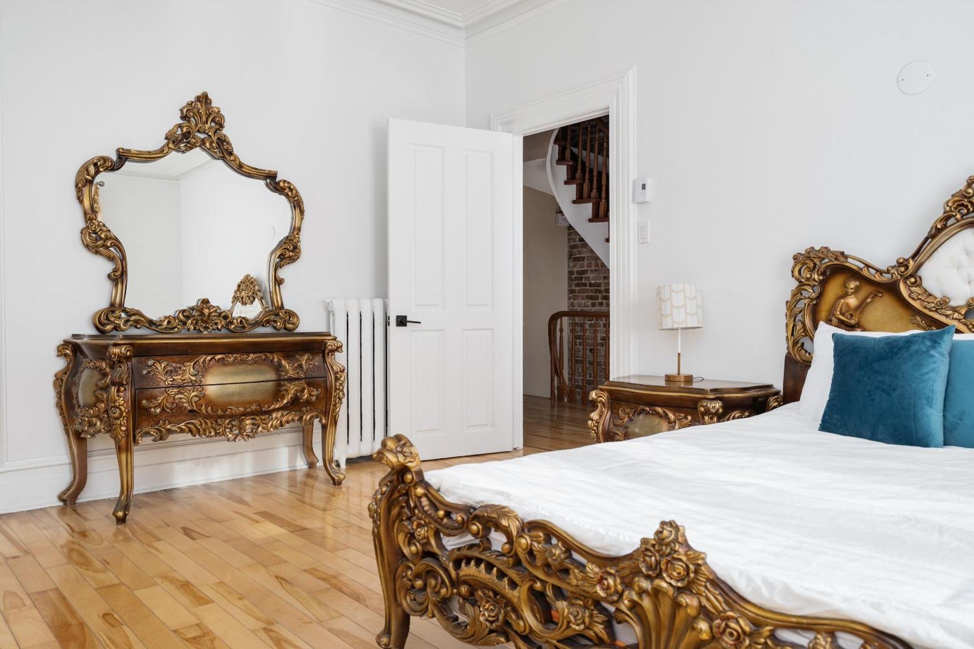 Centennial 6-Bedroom Waterfront Palace Sleeps 14 モントリオール エクステリア 写真