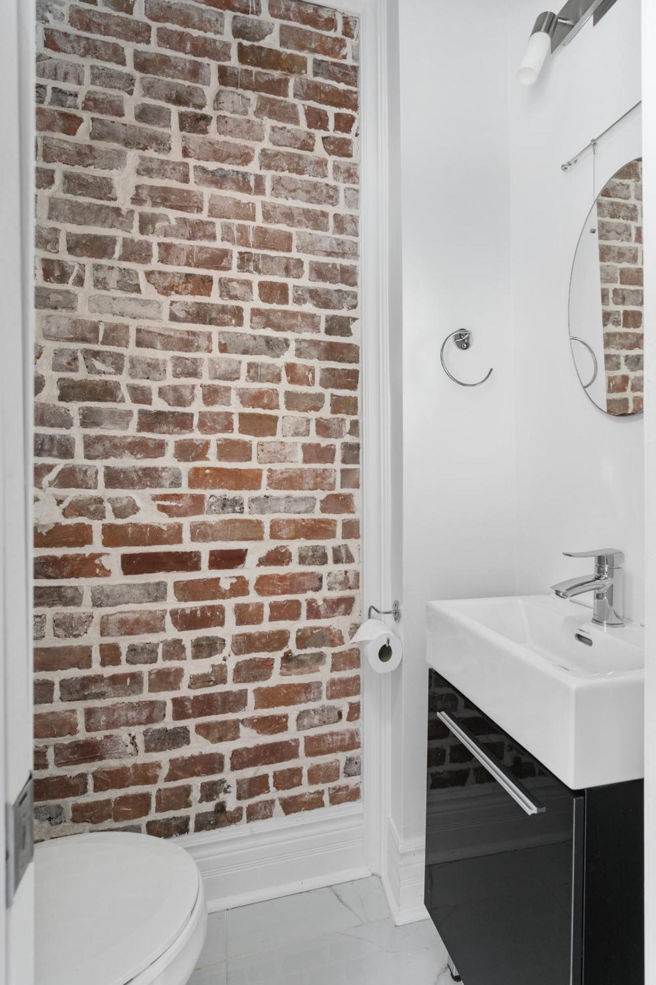 Centennial 6-Bedroom Waterfront Palace Sleeps 14 モントリオール エクステリア 写真